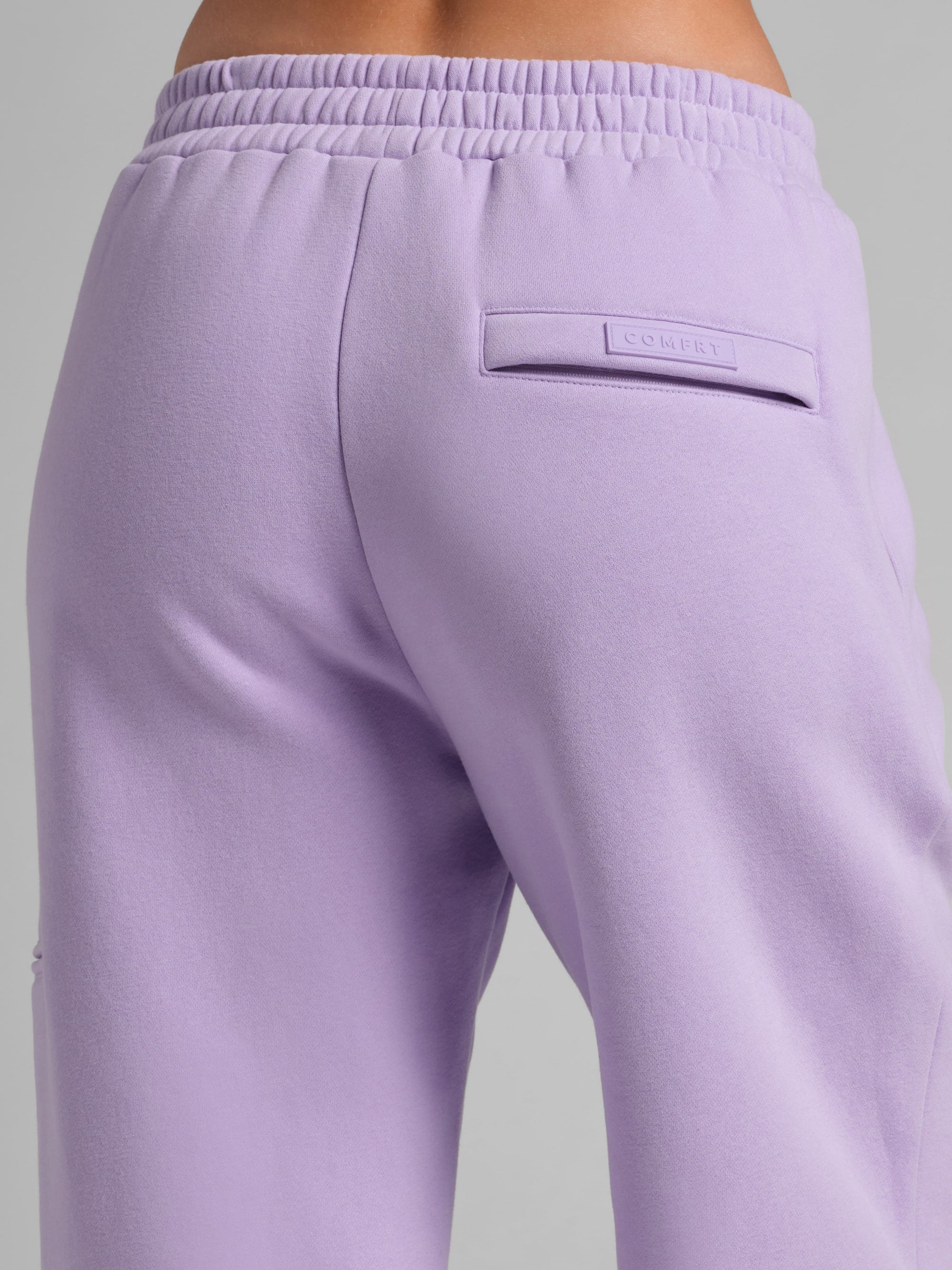 tarte x Comfrt airplane mode travel sweatpants - Image 28