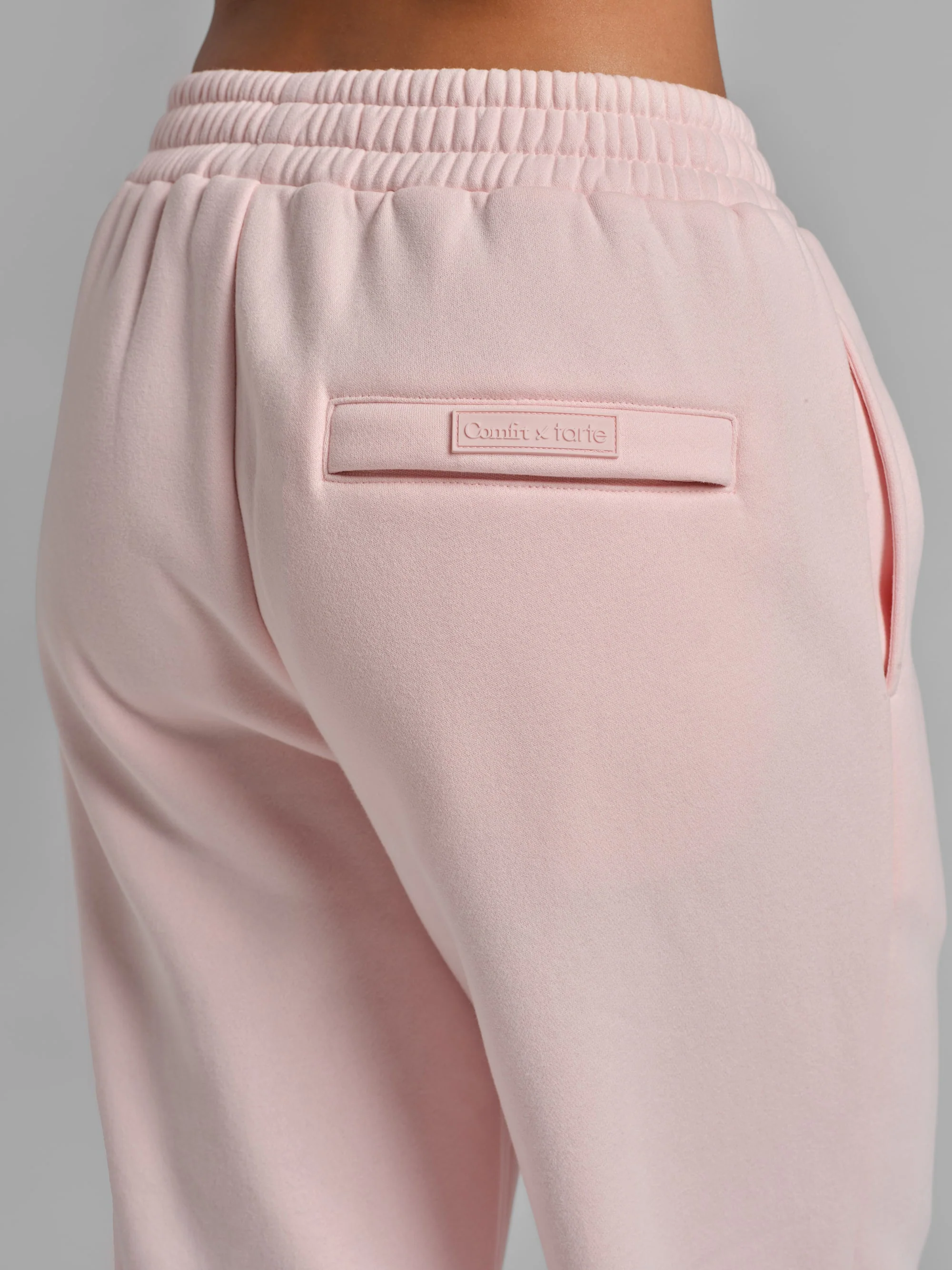 tarte x Comfrt airplane mode travel sweatpants - Image 35