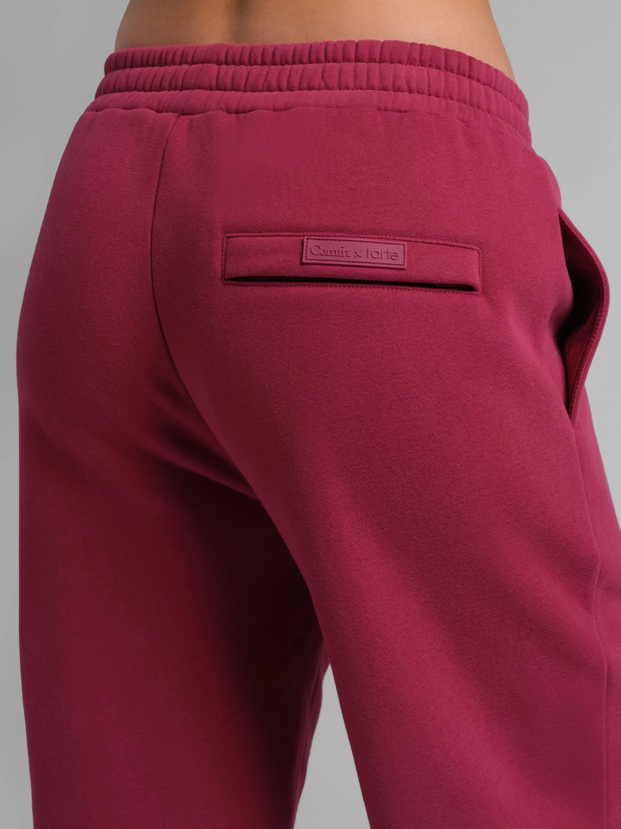 tarte x Comfrt airplane mode travel sweatpants - Image 43