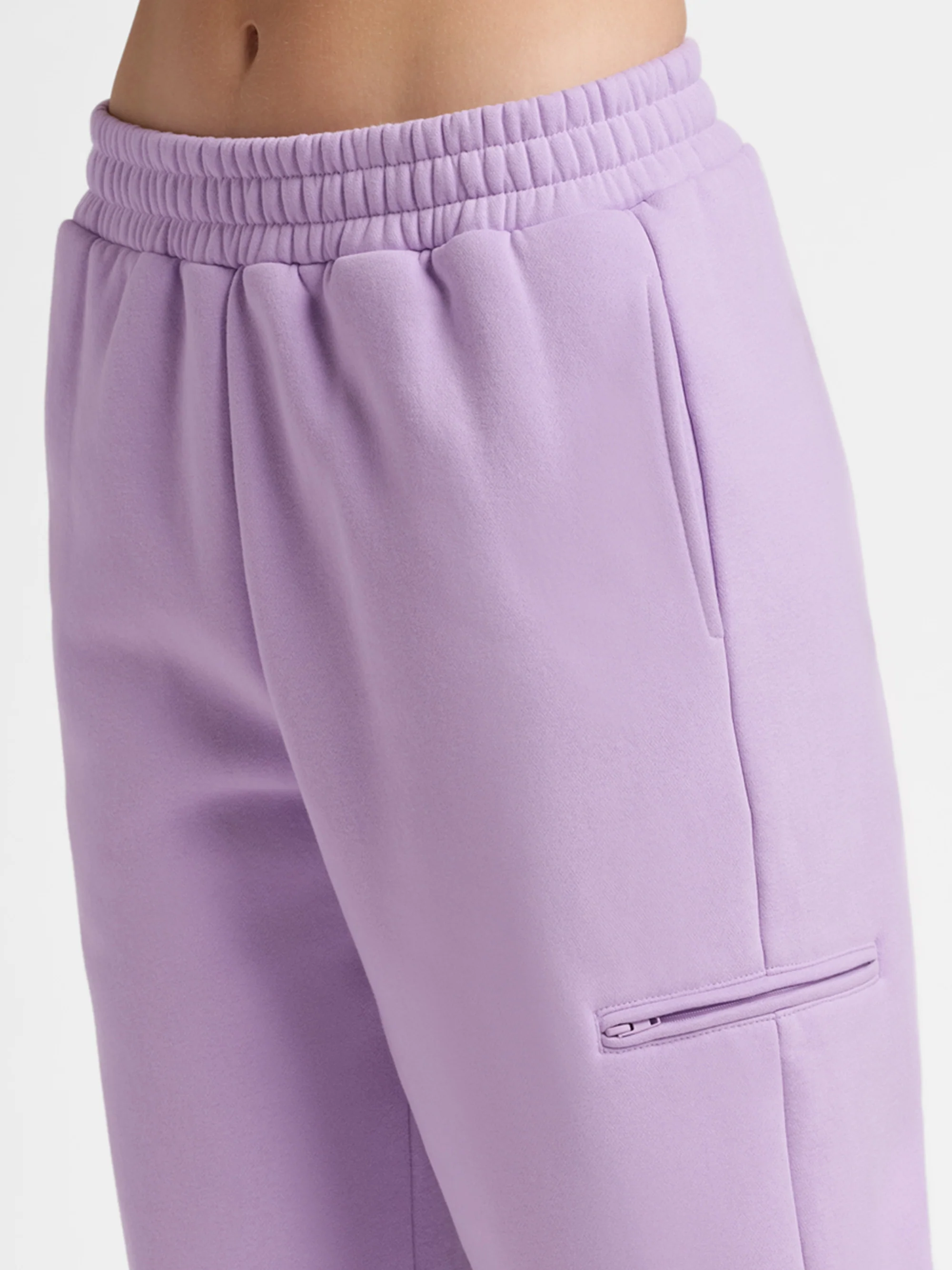 tarte x Comfrt airplane mode travel sweatpants - Image 5